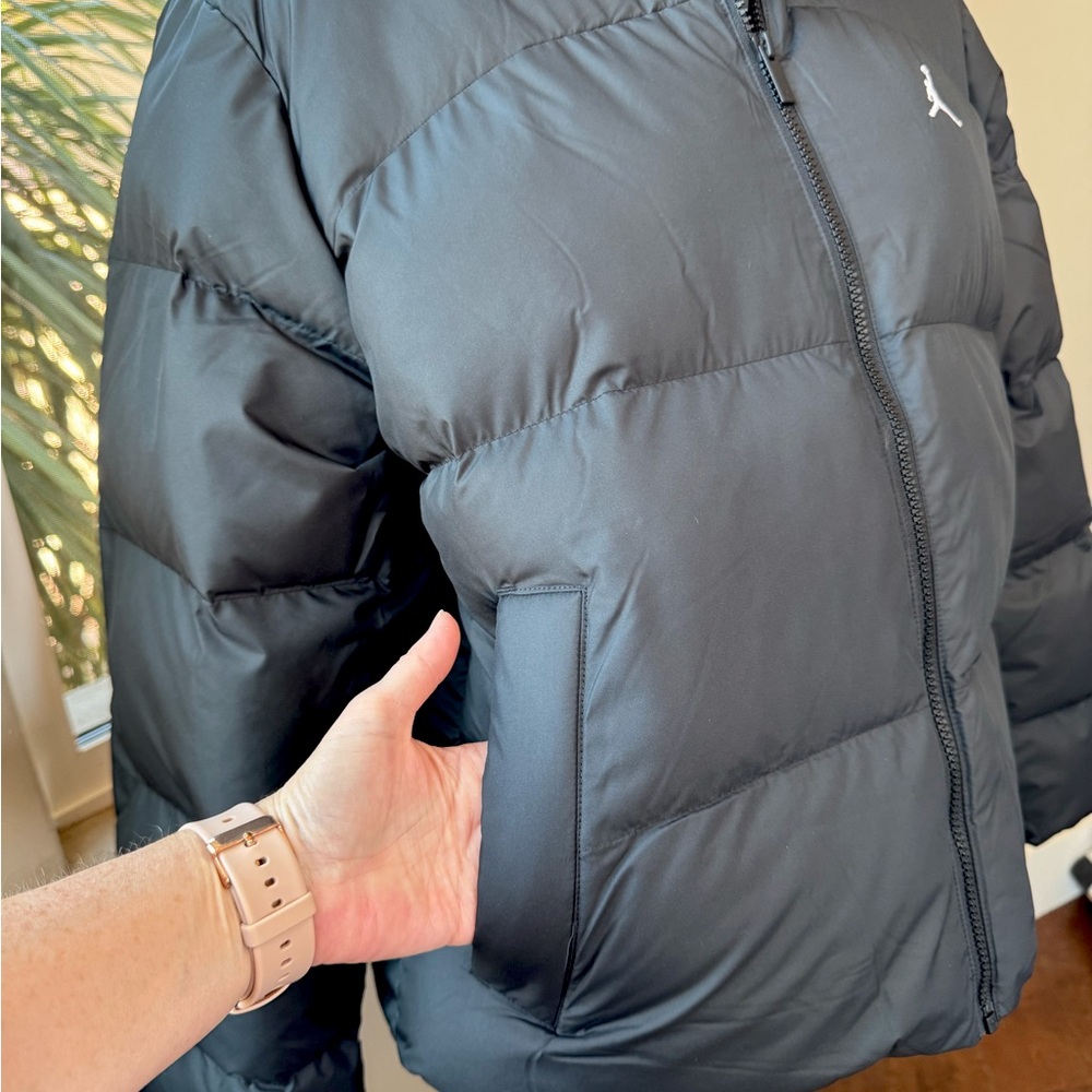 Jordan Nike - Air Jordan Black Puffer Jacket Women's Size Medium (NWT) - Picture 5 of 15